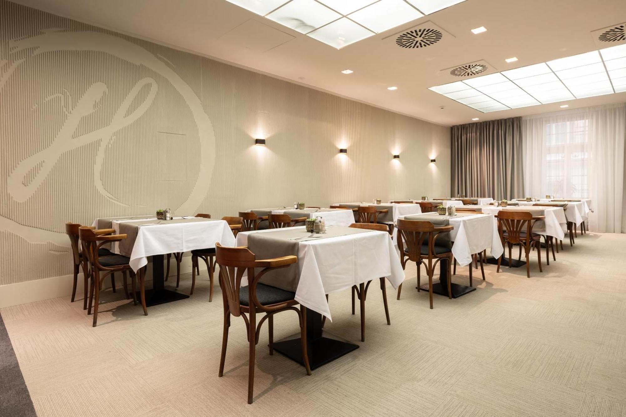 Prokop Square 4* Praga