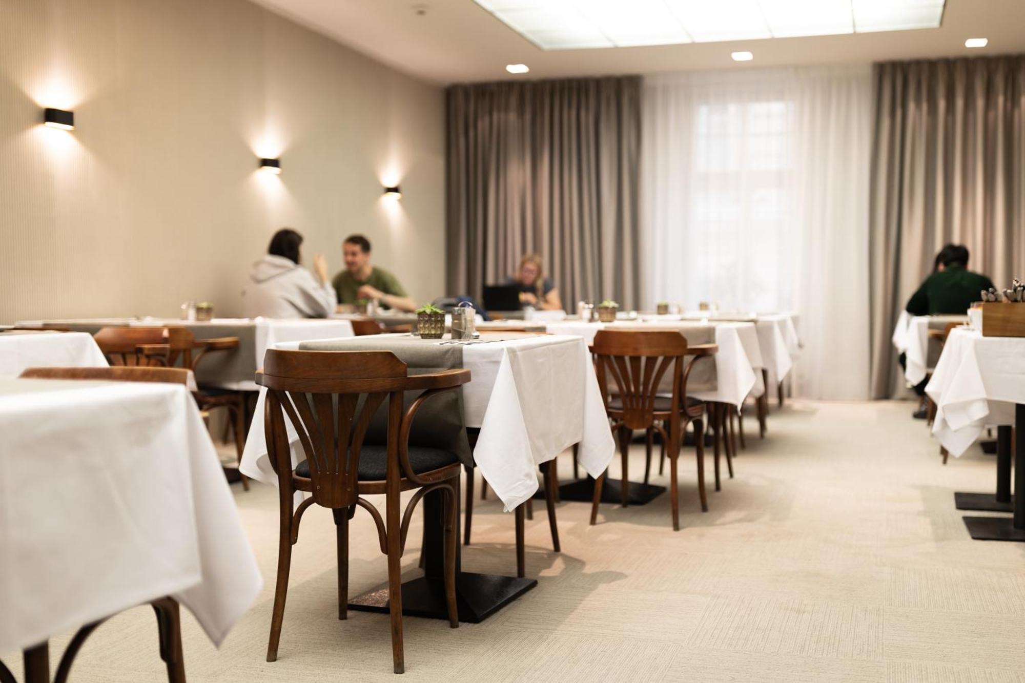 Prokop Square Hotel
